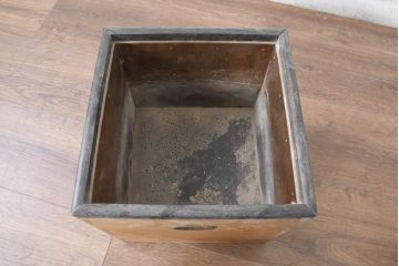 和製ビンテージ　黒柿縁　桐材　和モダンな雰囲気漂う角火鉢2点セット(木製火鉢、手あぶり、ヴィンテージ)(R-084538)