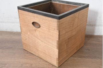 和製ビンテージ　黒柿縁　桐材　和モダンな雰囲気漂う角火鉢2点セット(木製火鉢、手あぶり、ヴィンテージ)(R-084539)