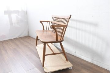 中古　飛騨産業　キツツキ　クラシカルで上品な雰囲気が魅力のウィンザーベンチ(ウィンザーチェア、板座チェア、長イス、長椅子、木製ベンチ、2人掛けベンチ)(R-084541)