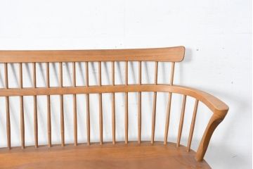 中古　飛騨産業　キツツキ　クラシカルで上品な雰囲気が魅力のウィンザーベンチ(ウィンザーチェア、板座チェア、長イス、長椅子、木製ベンチ、2人掛けベンチ)(R-084541)