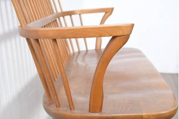 中古　飛騨産業　キツツキ　クラシカルで上品な雰囲気が魅力のウィンザーベンチ(ウィンザーチェア、板座チェア、長イス、長椅子、木製ベンチ、2人掛けベンチ)(R-084541)