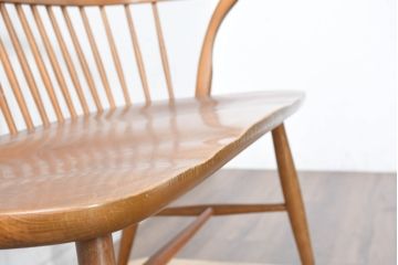 中古　飛騨産業　キツツキ　クラシカルで上品な雰囲気が魅力のウィンザーベンチ(ウィンザーチェア、板座チェア、長イス、長椅子、木製ベンチ、2人掛けベンチ)(R-084541)