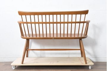中古　飛騨産業　キツツキ　クラシカルで上品な雰囲気が魅力のウィンザーベンチ(ウィンザーチェア、板座チェア、長イス、長椅子、木製ベンチ、2人掛けベンチ)(R-084541)