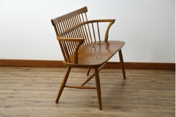 中古　飛騨産業　キツツキ　クラシカルで上品な雰囲気が魅力のウィンザーベンチ　(R-084541)