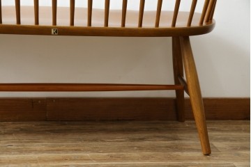 中古　飛騨産業　キツツキ　クラシカルで上品な雰囲気が魅力のウィンザーベンチ　(R-084541)