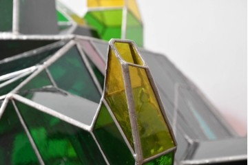 中古　特大1メートル超　希少!!　作家物!!　ステンドグラス芸術家　伊藤誠二　大作!!重厚な存在感と繊細な色彩美を兼ね備えた大型アートオブジェのフロア照明　定価約300万円　(R-084542)