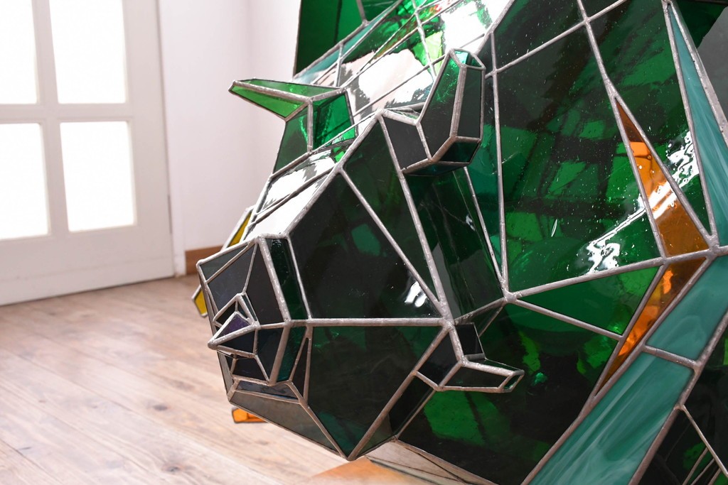 中古　特大1メートル超　希少!!　作家物!!　ステンドグラス芸術家　伊藤誠二　大作!!重厚な存在感と繊細な色彩美を兼ね備えた大型アートオブジェのフロア照明　定価約300万円　(R-084542)