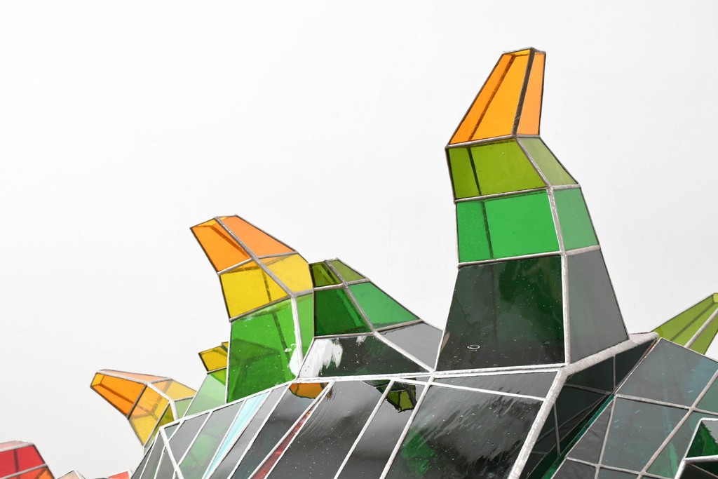 中古　特大1メートル超　希少!!　作家物!!　ステンドグラス芸術家　伊藤誠二　大作!!重厚な存在感と繊細な色彩美を兼ね備えた大型アートオブジェのフロア照明　定価約300万円　(R-084542)