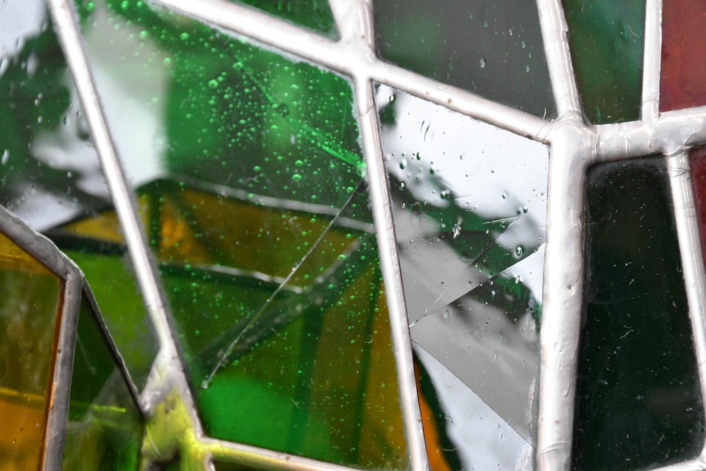 中古　特大1メートル超　希少!!　作家物!!　ステンドグラス芸術家　伊藤誠二　大作!!重厚な存在感と繊細な色彩美を兼ね備えた大型アートオブジェのフロア照明　定価約300万円　(R-084542)