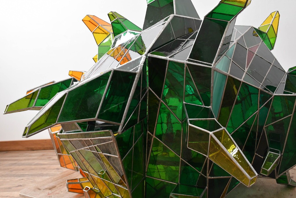 中古　特大1メートル超　希少!!　作家物!!　ステンドグラス芸術家　伊藤誠二　大作!!重厚な存在感と繊細な色彩美を兼ね備えた大型アートオブジェのフロア照明　定価約300万円　(R-084542)