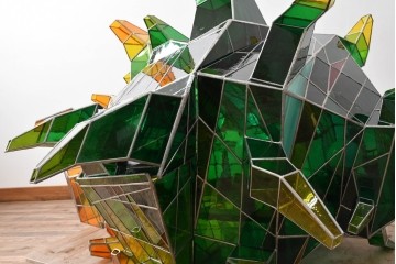 中古　特大1メートル超　希少!!　作家物!!　ステンドグラス芸術家　伊藤誠二　大作!!重厚な存在感と繊細な色彩美を兼ね備えた大型アートオブジェのフロア照明　定価約300万円　(R-084542)