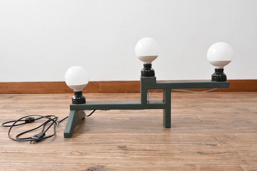 中古　特大1メートル超　希少!!　作家物!!　ステンドグラス芸術家　伊藤誠二　大作!!重厚な存在感と繊細な色彩美を兼ね備えた大型アートオブジェのフロア照明　定価約300万円　(R-084542)