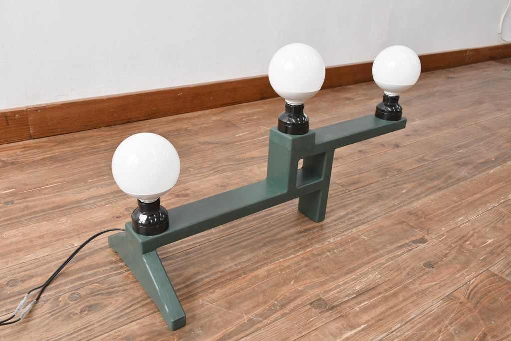 中古　特大1メートル超　希少!!　作家物!!　ステンドグラス芸術家　伊藤誠二　大作!!重厚な存在感と繊細な色彩美を兼ね備えた大型アートオブジェのフロア照明　定価約300万円　(R-084542)