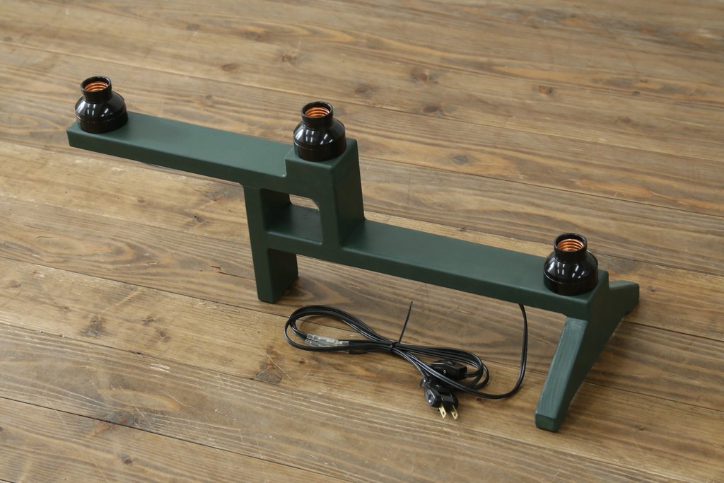 中古　特大1メートル超　希少!!　作家物!!　ステンドグラス芸術家　伊藤誠二　大作!!重厚な存在感と繊細な色彩美を兼ね備えた大型アートオブジェのフロア照明　定価約300万円　(R-084542)