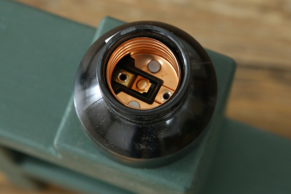 中古　特大1メートル超　希少!!　作家物!!　ステンドグラス芸術家　伊藤誠二　大作!!重厚な存在感と繊細な色彩美を兼ね備えた大型アートオブジェのフロア照明　定価約300万円　(R-084542)