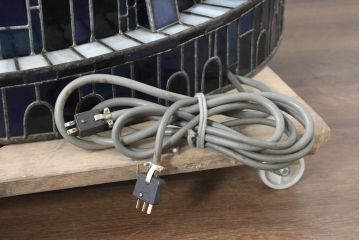 中古　特大1メートル超　希少!!　作家物!!　ステンドグラス芸術家　伊藤誠二　大作!!見る角度で表情を変え空間にモダンで洗練された印象を与えるアートオブジェ(フロア照明)(定価約450万円)(R-084544)