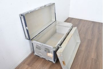 和製ビンテージ　お部屋のアクセントになるジュラルミン船トランク(ジュラルミントランク、舟トランク、アルミトランク、収納、ディスプレイ、ヴィンテージ)(R-084545)