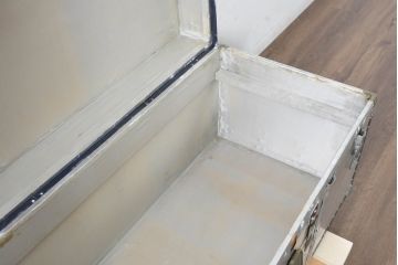 和製ビンテージ　お部屋のアクセントになるジュラルミン船トランク(ジュラルミントランク、舟トランク、アルミトランク、収納、ディスプレイ、ヴィンテージ)(R-084545)