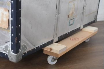 和製ビンテージ　お部屋のアクセントになるジュラルミン船トランク(ジュラルミントランク、舟トランク、アルミトランク、収納、ディスプレイ、ヴィンテージ)(R-084545)
