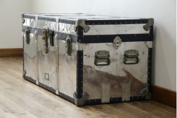 和製ビンテージ　お部屋のアクセントになるジュラルミン船トランク(ジュラルミントランク、舟トランク、アルミトランク、収納、ディスプレイ、ヴィンテージ)(R-084545)