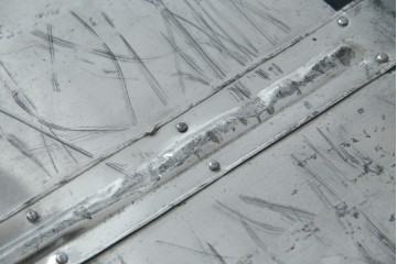 和製ビンテージ　お部屋のアクセントになるジュラルミン船トランク(ジュラルミントランク、舟トランク、アルミトランク、収納、ディスプレイ、ヴィンテージ)(R-084545)