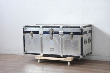 和製ビンテージ　お部屋のアクセントになるジュラルミン船トランク(ジュラルミントランク、舟トランク、アルミトランク、収納、ディスプレイ、ヴィンテージ)(R-084546)