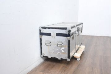 和製ビンテージ　お部屋のアクセントになるジュラルミン船トランク(ジュラルミントランク、舟トランク、アルミトランク、収納、ディスプレイ、ヴィンテージ)(R-084546)