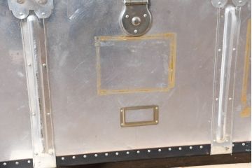 和製ビンテージ　お部屋のアクセントになるジュラルミン船トランク(ジュラルミントランク、舟トランク、アルミトランク、収納、ディスプレイ、ヴィンテージ)(R-084546)