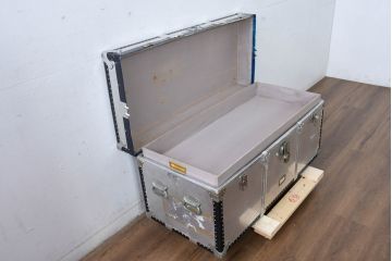 和製ビンテージ　お部屋のアクセントになるジュラルミン船トランク(ジュラルミントランク、舟トランク、アルミトランク、収納、ディスプレイ、ヴィンテージ)(R-084546)