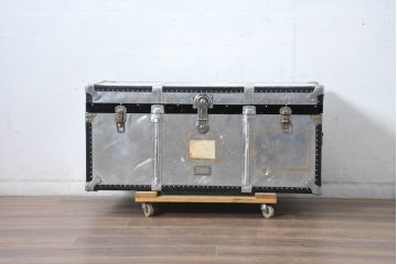 和製ビンテージ　お部屋のアクセントになるジュラルミン船トランク(ジュラルミントランク、アルミトランク、収納、ディスプレイ、ヴィンテージ)(R-084547)