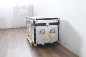 和製ビンテージ　お部屋のアクセントになるジュラルミン船トランク(ジュラルミントランク、アルミトランク、収納、ディスプレイ、ヴィンテージ)(R-084547)