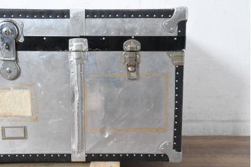 和製ビンテージ　お部屋のアクセントになるジュラルミン船トランク(ジュラルミントランク、アルミトランク、収納、ディスプレイ、ヴィンテージ)(R-084547)