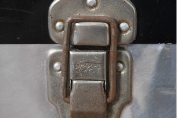 和製ビンテージ　お部屋のアクセントになるジュラルミン船トランク(ジュラルミントランク、アルミトランク、収納、ディスプレイ、ヴィンテージ)(R-084547)