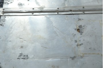 和製ビンテージ　お部屋のアクセントになるジュラルミン船トランク　(R-084547)