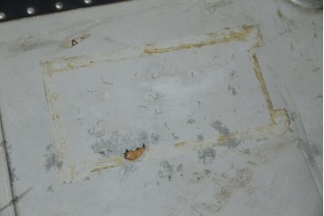 和製ビンテージ　お部屋のアクセントになるジュラルミン船トランク　(R-084547)