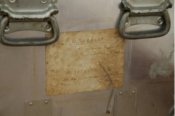 和製ビンテージ　お部屋のアクセントになるジュラルミン船トランク　(R-084547)