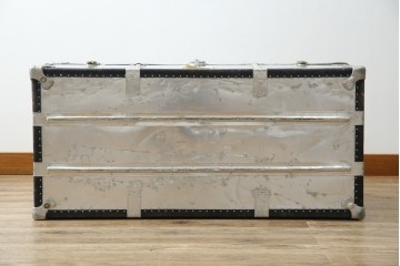 和製ビンテージ　お部屋のアクセントになるジュラルミン船トランク　(R-084547)