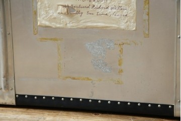 和製ビンテージ　お部屋のアクセントになるジュラルミン船トランク　(R-084547)