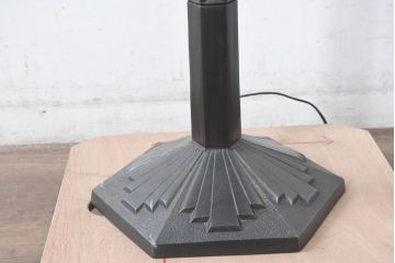 中古　希少!!　作家物!!　ステンドグラス芸術家　伊藤誠二　大作!!重厚な銅のポールと繊細なガラスの融合が生み出す光と影の表情が堪能できるフロアスタンド(アートランプ、フロア照明、スタンドライト)(定価約120万円)(R-084548)