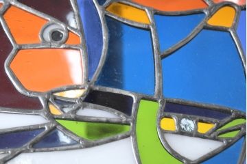 中古　希少!!　作家物!!　ステンドグラス芸術家　伊藤誠二　大作!!重厚な銅のポールと繊細なガラスの融合が生み出す光と影の表情が堪能できるフロアスタンド(アートランプ、フロア照明、スタンドライト)(定価約120万円)(R-084548)