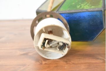 《引っ掛けシーリング式ペンダントライト加工費込み》　中古　希少!!　作家物!!　ステンドグラス芸術家　伊藤誠二　ステンドグラスのペンダントライト(天井照明、吊り下げ照明、シェード、電笠)(定価約14万円)(R-084549)