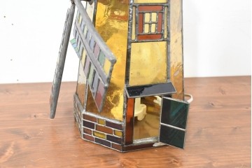 中古　希少!!　作家物!!　ステンドグラス芸術家　伊藤誠二　風車小屋モチーフのステンド卓上ランプ　定価約50万円　(R-084550)
