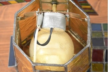 中古　希少!!　作家物!!　ステンドグラス芸術家　伊藤誠二　風車小屋モチーフのステンド卓上ランプ　定価約50万円　(R-084550)