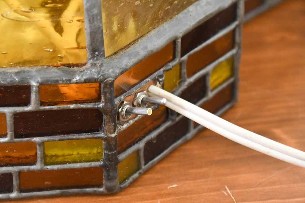 中古　希少!!　作家物!!　ステンドグラス芸術家　伊藤誠二　風車小屋モチーフのステンド卓上ランプ　定価約50万円　(R-084550)