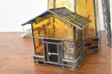 中古　希少!!　作家物!!　ステンドグラス芸術家　伊藤誠二　風車小屋モチーフのステンド卓上ランプ　定価約50万円　(R-084550)