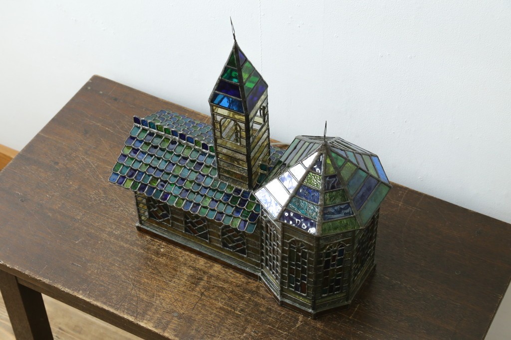 中古　希少!!　作家物!!　ステンドグラス芸術家　伊藤誠二　アートピースとして楽しめるカラフルな家のテーブルライト　定価約50万円　(R-084555)