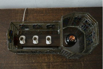 中古　希少!!　作家物!!　ステンドグラス芸術家　伊藤誠二　アートピースとして楽しめるカラフルな家のテーブルライト　定価約50万円　(R-084555)