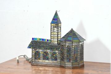 中古　希少!!　作家物!!　ステンドグラス芸術家　伊藤誠二　アートピースとして楽しめるカラフルな家の卓上照明(テーブルランプ、テーブルスタンド、卓上ランプ、ナイトスタンド、ガラスアート、オブジェ)(定価約50万円)(R-084555)