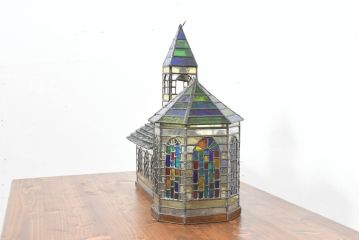 中古　希少!!　作家物!!　ステンドグラス芸術家　伊藤誠二　アートピースとして楽しめるカラフルな家の卓上照明(テーブルランプ、テーブルスタンド、卓上ランプ、ナイトスタンド、ガラスアート、オブジェ)(定価約50万円)(R-084555)
