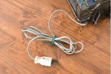 中古　希少!!　作家物!!　ステンドグラス芸術家　伊藤誠二　アートピースとして楽しめるカラフルな家の卓上照明(テーブルランプ、テーブルスタンド、卓上ランプ、ナイトスタンド、ガラスアート、オブジェ)(定価約50万円)(R-084555)